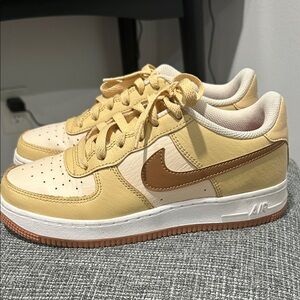 Nike Air Force 1 LV8 -Cream, Tan & Brown